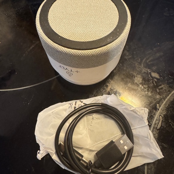 Tylt Bluetooth Speaker/hydration Mug - Picture 4 of 4